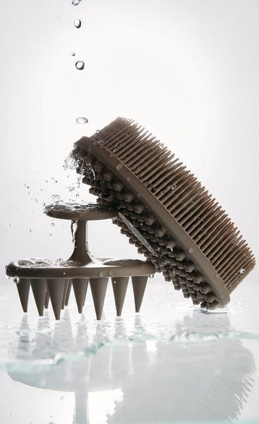 MON MOU SOFT SCRUB BRUSH TAUPE (ЩІТКА ДЛЯ ШКІРИ ГОЛОВИ) 007-07 фото